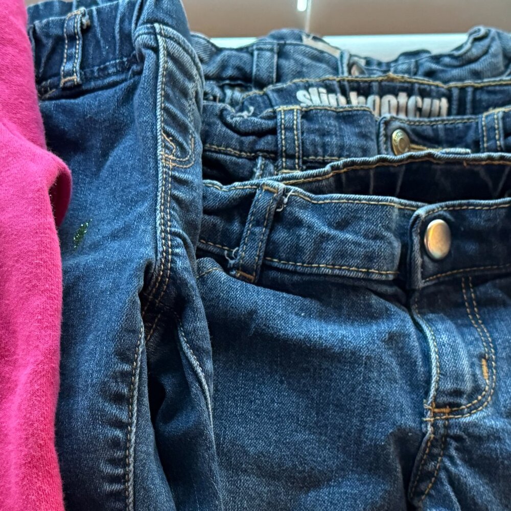 Toddler 24M / 2T Jeans & Sweatshirt Bundle – Girls